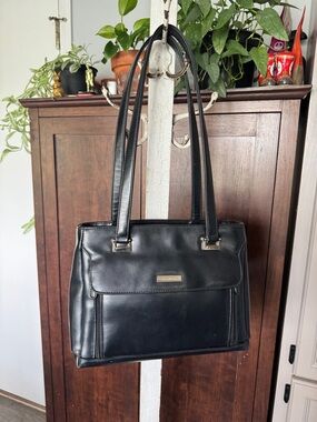 Y2K Vintage Leather Liz Claiborne Shoulder Bag